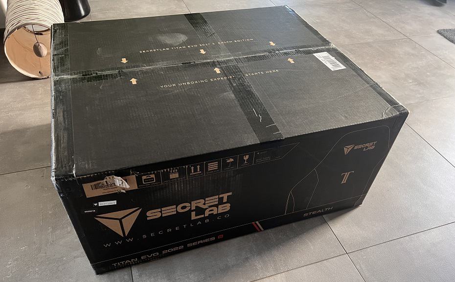 Secretlab Titan EVO 2022 Series Packaging